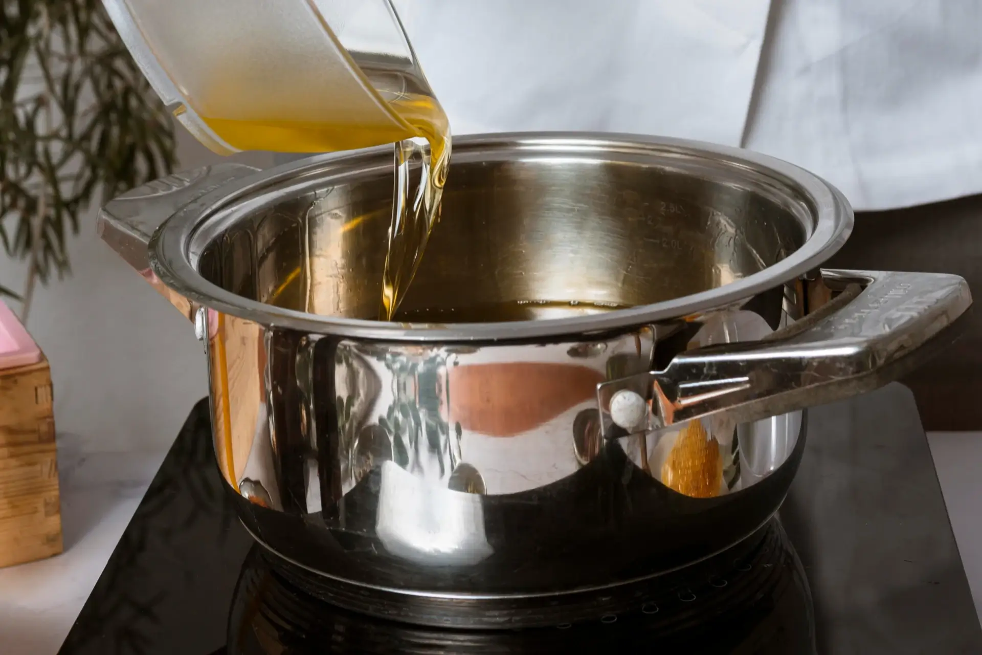 Óleo de cozinha é um dos maiores vilões do encanamento! (1)