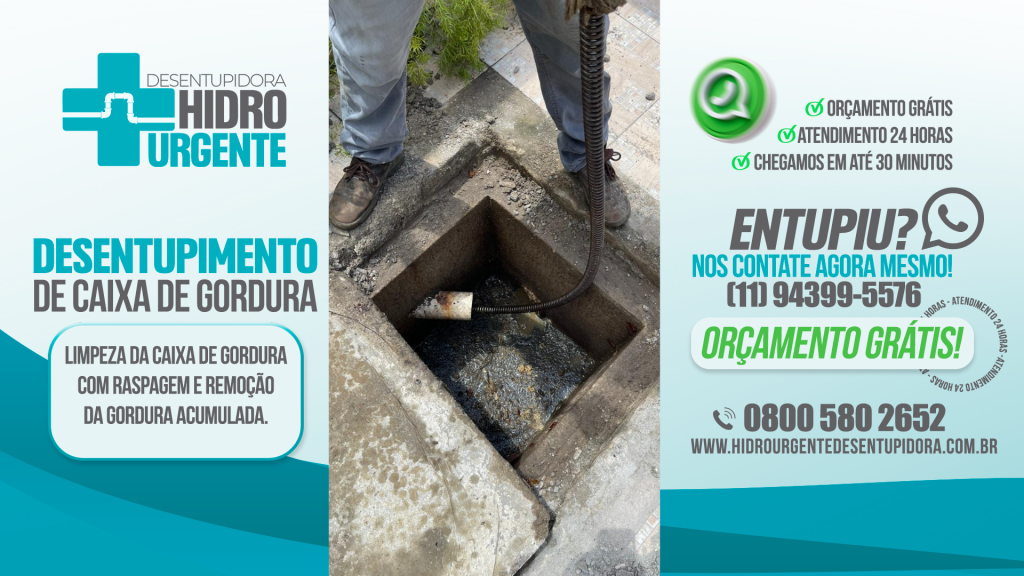 Desentupidora Hidro 24h Técnico da Desentupidora Hidro Urgente realizando limpeza de caixa de gordura em estabelecimento comercial.